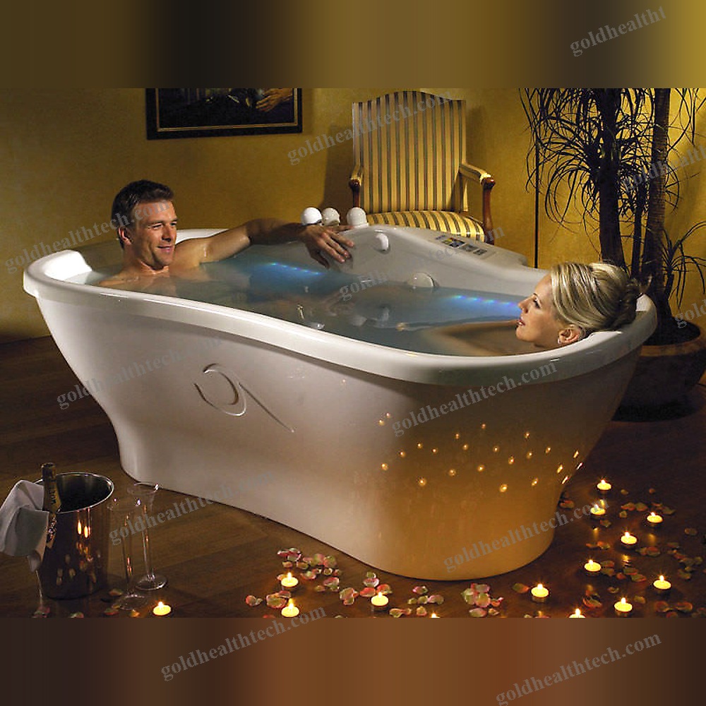 Hydromassage Bathtub With Chromotherapy Lamps 1