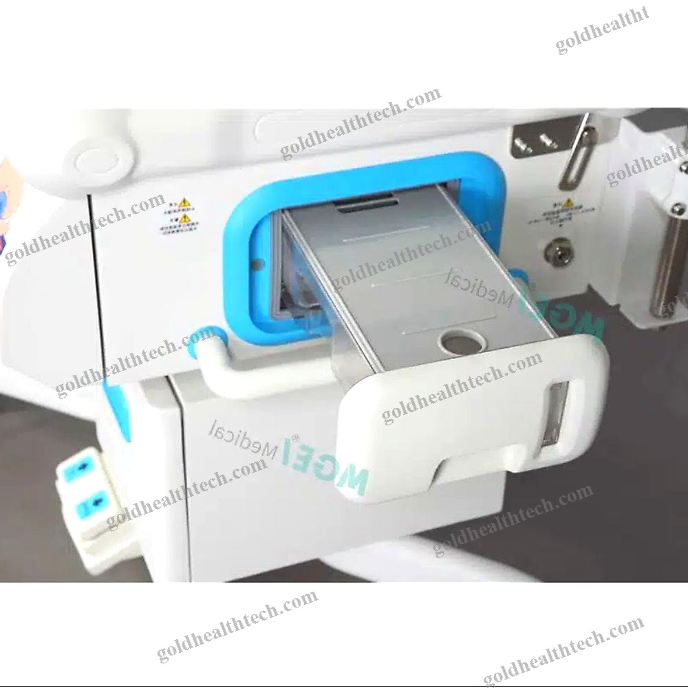 Infant Incubator On Casters 1